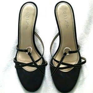 Unisa Crossma Strappy Mule NIB